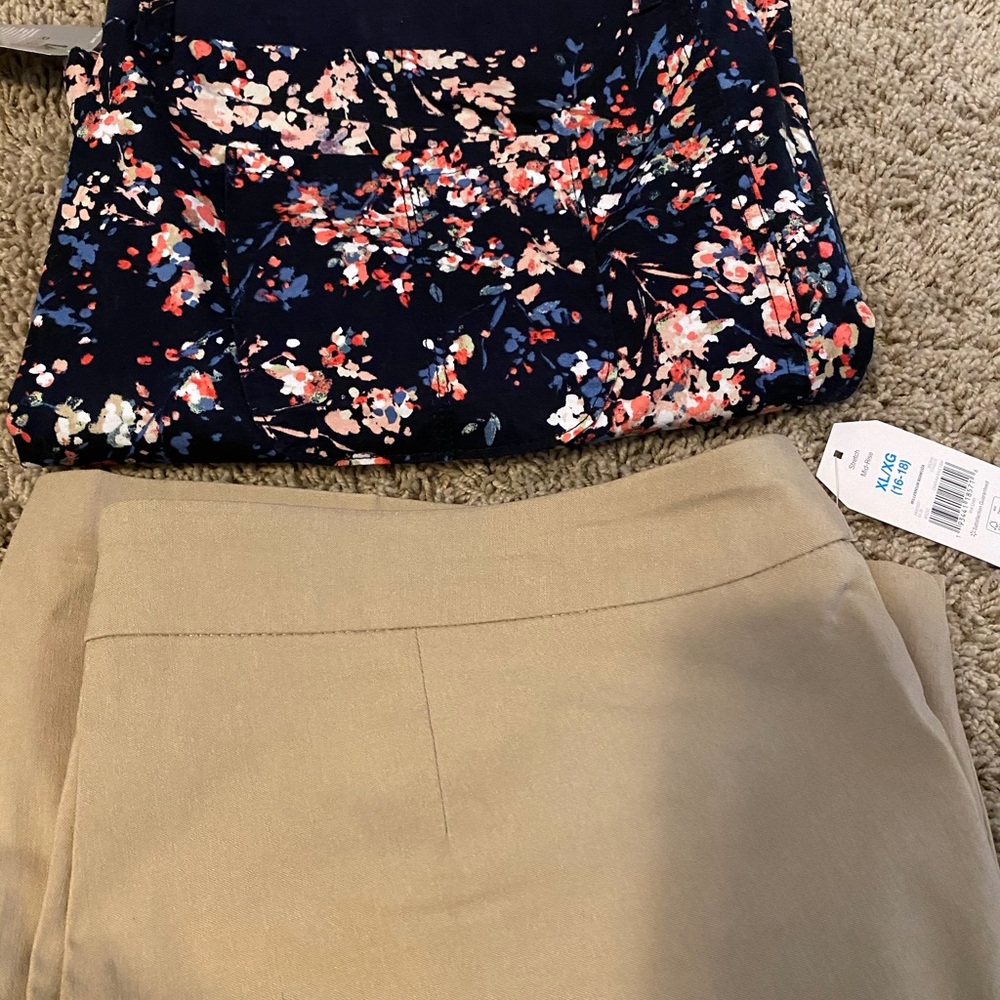 2 shorts - Picture 2 of 9